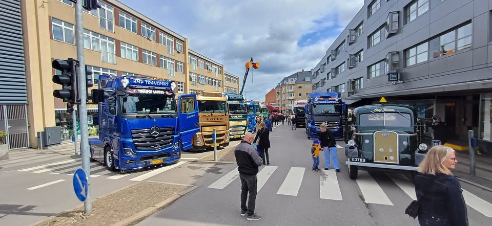 DriveMeetups data som træf hos Lastbiler i Holbæk midtby - Kom med til dette træf den 02/May  som afholdes af Stensbirk Carculture
