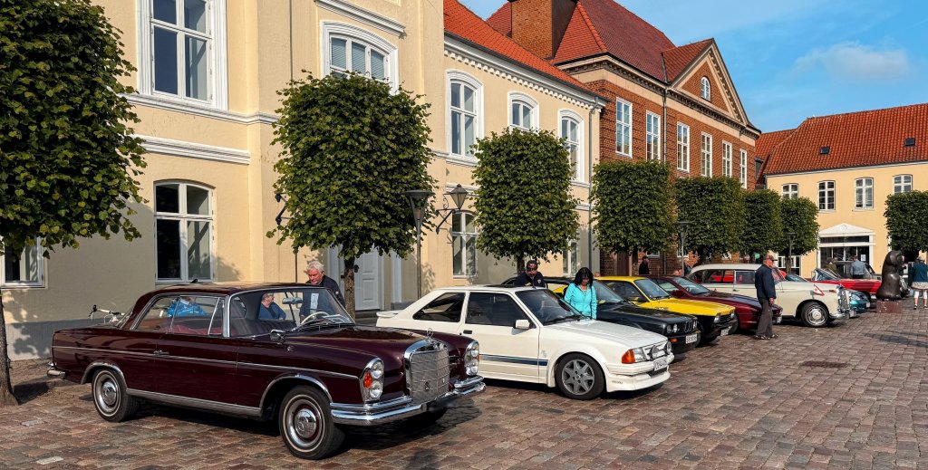 DriveMeetups data som træf hos Classic MotorCafe aften - Kom med til dette træf den 04/May  som afholdes af Ukendt